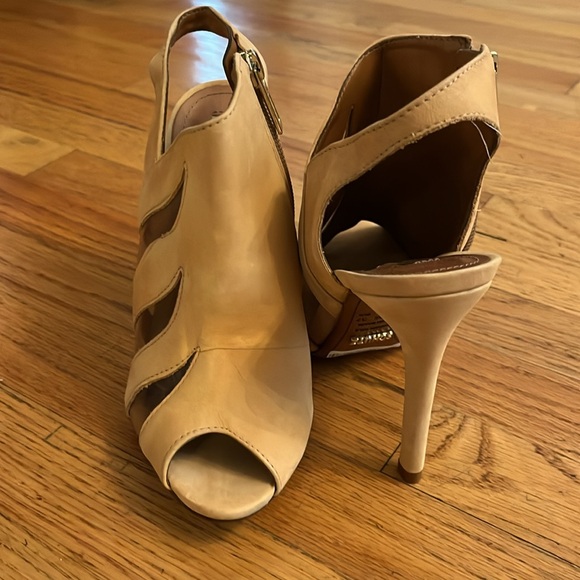 Schulz Booties - Picture 5 of 10